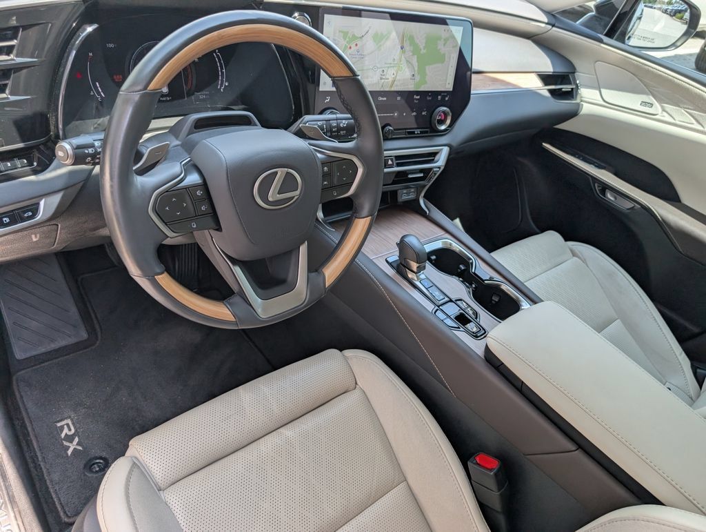 Used 2024 Lexus RX 350 AWD w/ Convenience Package image 4