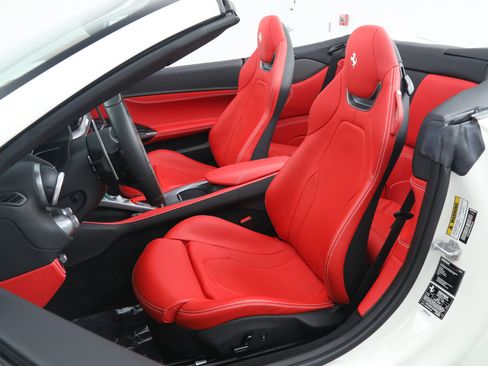 Certified 2022 Ferrari Portofino M RWD image 5