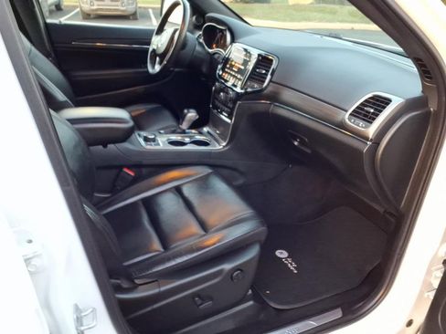 Used 2022 Jeep Grand Cherokee Limited AWD/4WD image 18
