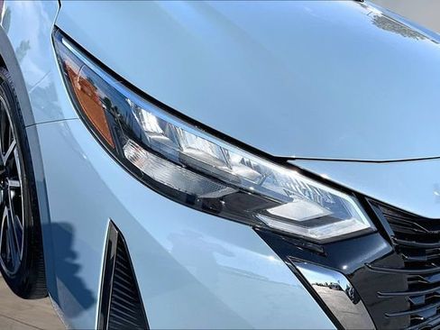 Certified 2025 Nissan Sentra SR w/ SR Premium Package FWD image 31