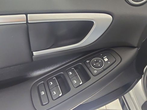Used 2025 Hyundai Sonata SEL FWD image 12