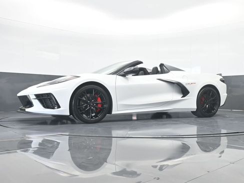 Used 2024 Chevrolet Corvette Stingray Convertible w/ Z51 Performance Package image 52