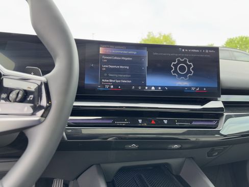 Used 2026 BMW 530i w/ Premium Package image 31