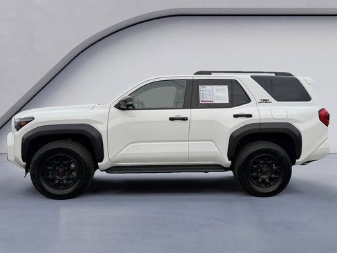 Used 2025 Toyota 4Runner TRD Off-Road Premium image 2