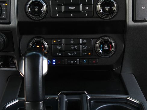 Used 2020 Ford F150 Raptor w/ Equipment Group 802A Luxury AWD/4WD image 18