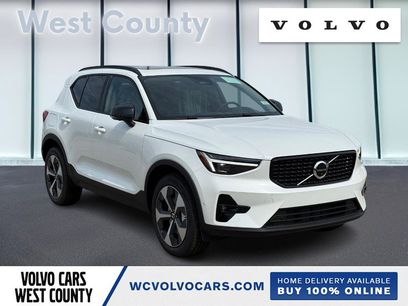 New 2026 Volvo XC40 B5 Plus w/ Climate Package