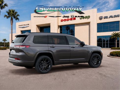 New 2026 Jeep Grand Cherokee L Limited AWD/4WD image 4