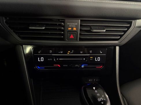 Used 2025 Volkswagen Jetta SEL image 21