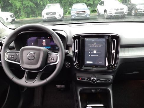 New 2025 Volvo XC40 B5 Plus w/ Climate Package image 13