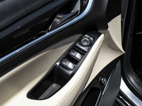 Used 2019 Buick Enclave Essence FWD image 46