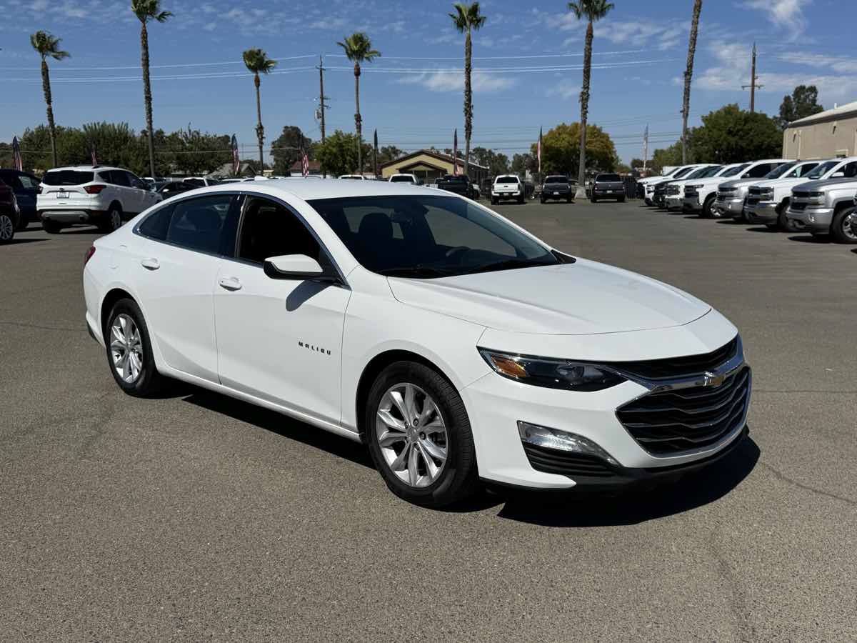 Used 2020 Chevrolet Malibu LT FWD image 2