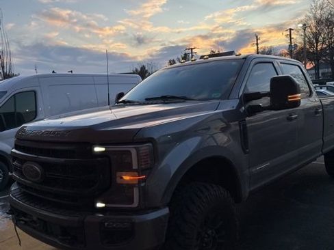 Used 2022 Ford F350 Lariat w/ Black Appearance Package image 2