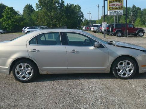 Used 2010 Ford Fusion SE FWD image 3