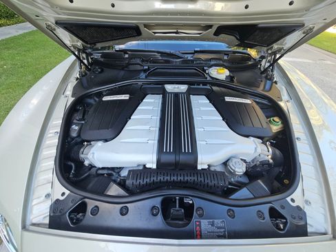 Used 2014 Bentley Continental GT image 21