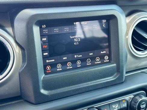 Used 2020 Jeep Wrangler Unlimited Sahara AWD/4WD image 14