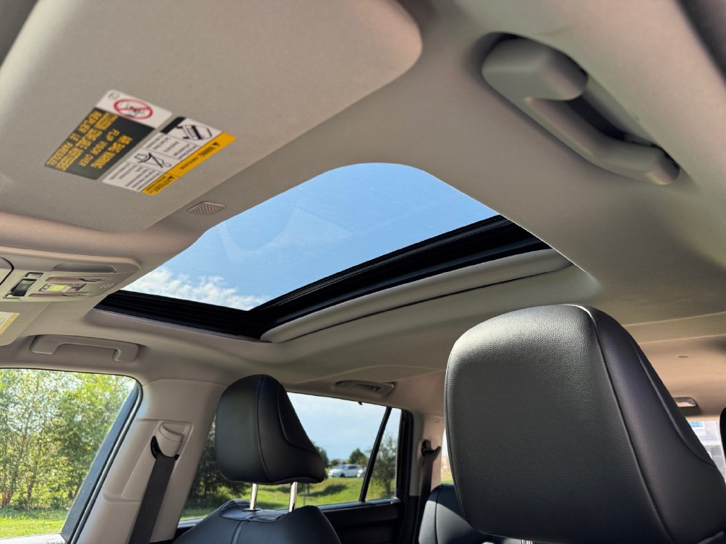 Certified 2021 Toyota Highlander XLE AWD/4WD image 31