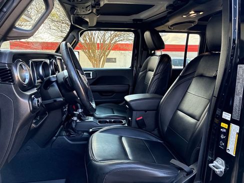 Used 2022 Jeep Wrangler Unlimited Sahara image 10