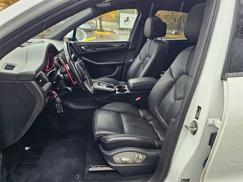 Used 2016 Porsche Macan S image 21