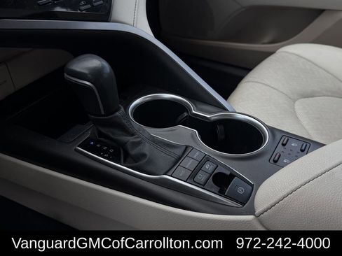 Used 2021 Toyota Camry XLE w/ Navigation Upgrade Package FWD image 20