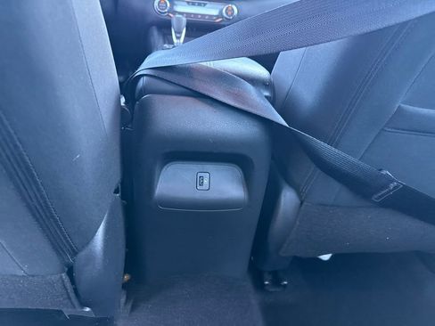 Used 2025 Nissan Sentra SV w/ All-Weather Package image 31