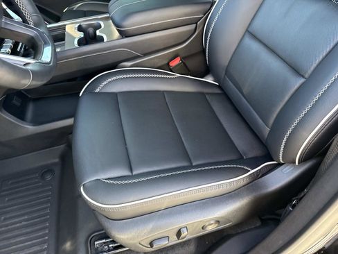 Used 2025 GMC Acadia Denali w/ Super Cruise Package image 21