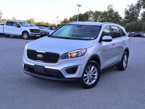 Used 2018 Kia Sorento AWD image 1