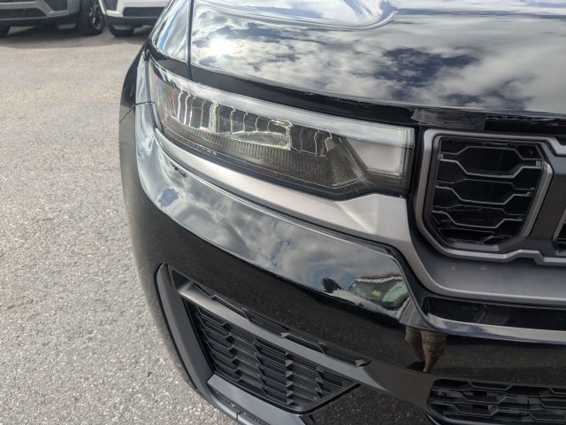 New 2027 Jeep Grand Cherokee Altitude AWD/4WD image 9