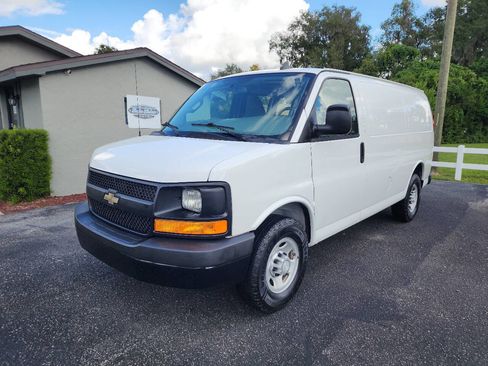 Used 2016 Chevrolet Express 2500 image 2