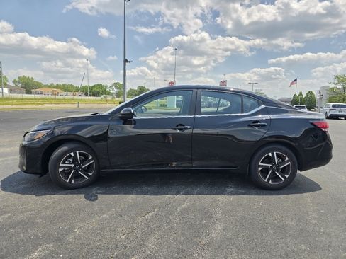 Used 2025 Nissan Sentra SV FWD image 10