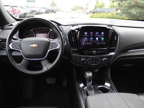 Used 2023 Chevrolet Traverse LT image 23