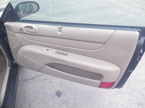 Used 2002 Chrysler Sebring GTC FWD image 16