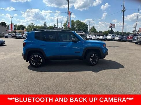 Used 2015 Jeep Renegade Trailhawk w/ Popular Equipment Group AWD/4WD image 2