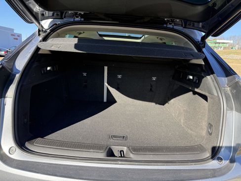 Used 2022 Buick Envision Avenir w/ Technology Package II image 21