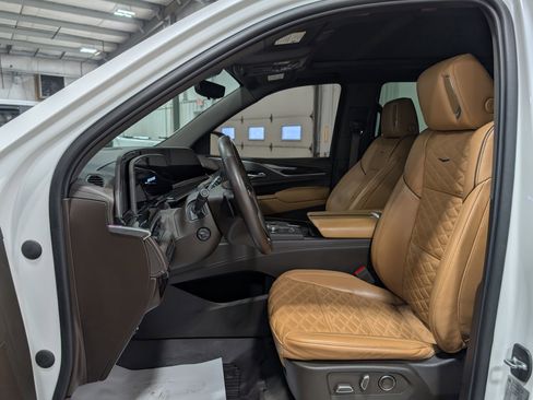 Used 2023 Cadillac Escalade Sport image 16