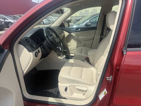 Used 2016 Volkswagen Tiguan S image 6