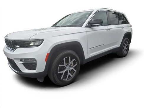 Used 2025 Jeep Grand Cherokee Limited RWD image 8