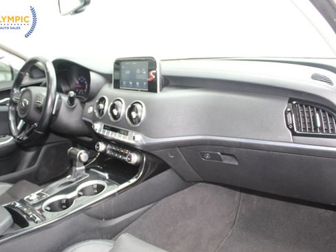 Used 2018 Kia Stinger image 17