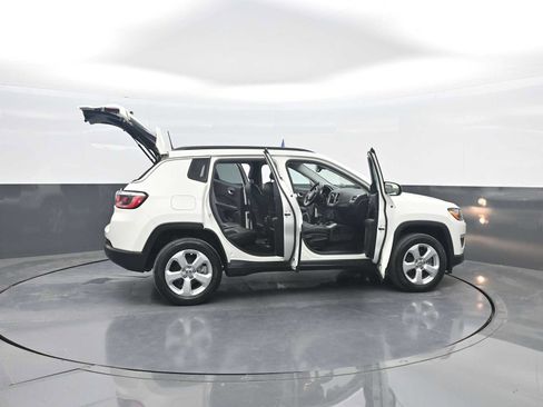 Used 2017 Jeep Compass Latitude w/ Popular Equipment Group AWD/4WD image 54