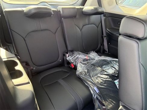 New 2025 Honda Pilot Touring image 6