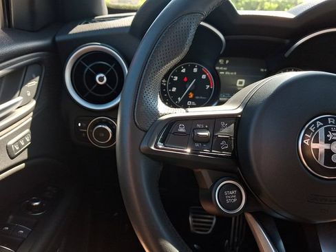 Used 2023 Alfa Romeo Stelvio Ti AWD/4WD image 21