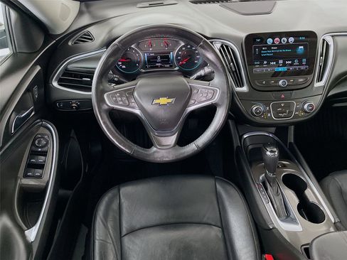 Used 2018 Chevrolet Malibu LT w/ Leather Package image 26