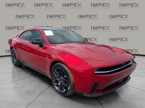 Used 2024 Dodge Charger Daytona R/T w/ Plus Group AWD/4WD image 4