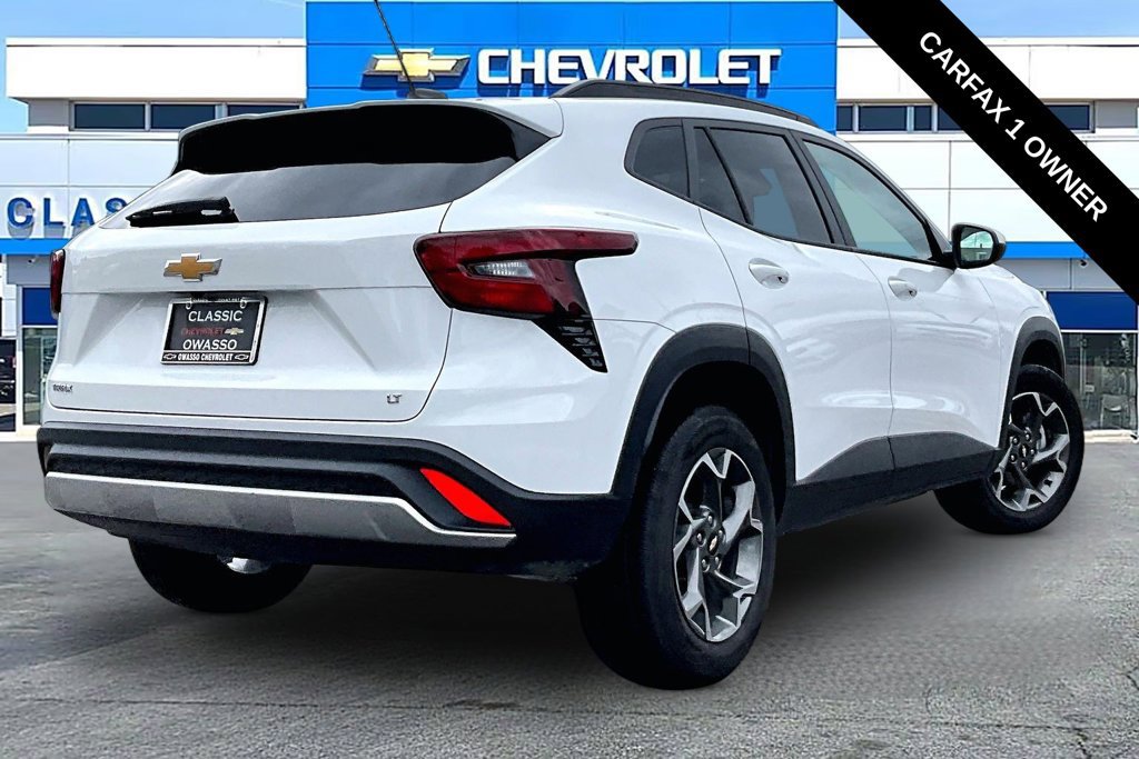 Used 2025 Chevrolet Trax LT FWD image 20