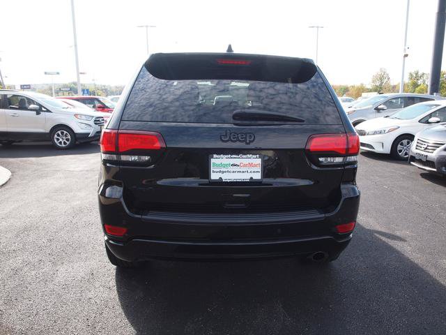 Used 2020 Jeep Grand Cherokee Altitude AWD/4WD image 2