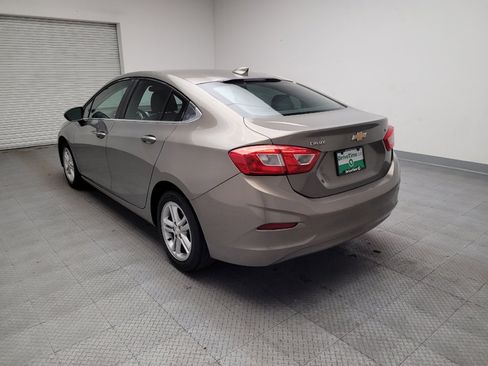 Used 2017 Chevrolet Cruze LT w/ Convenience Package image 5