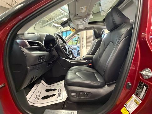 Used 2021 Toyota Highlander Limited AWD/4WD image 60
