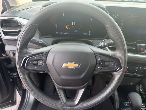 Used 2025 Chevrolet TrailBlazer LT AWD/4WD image 18