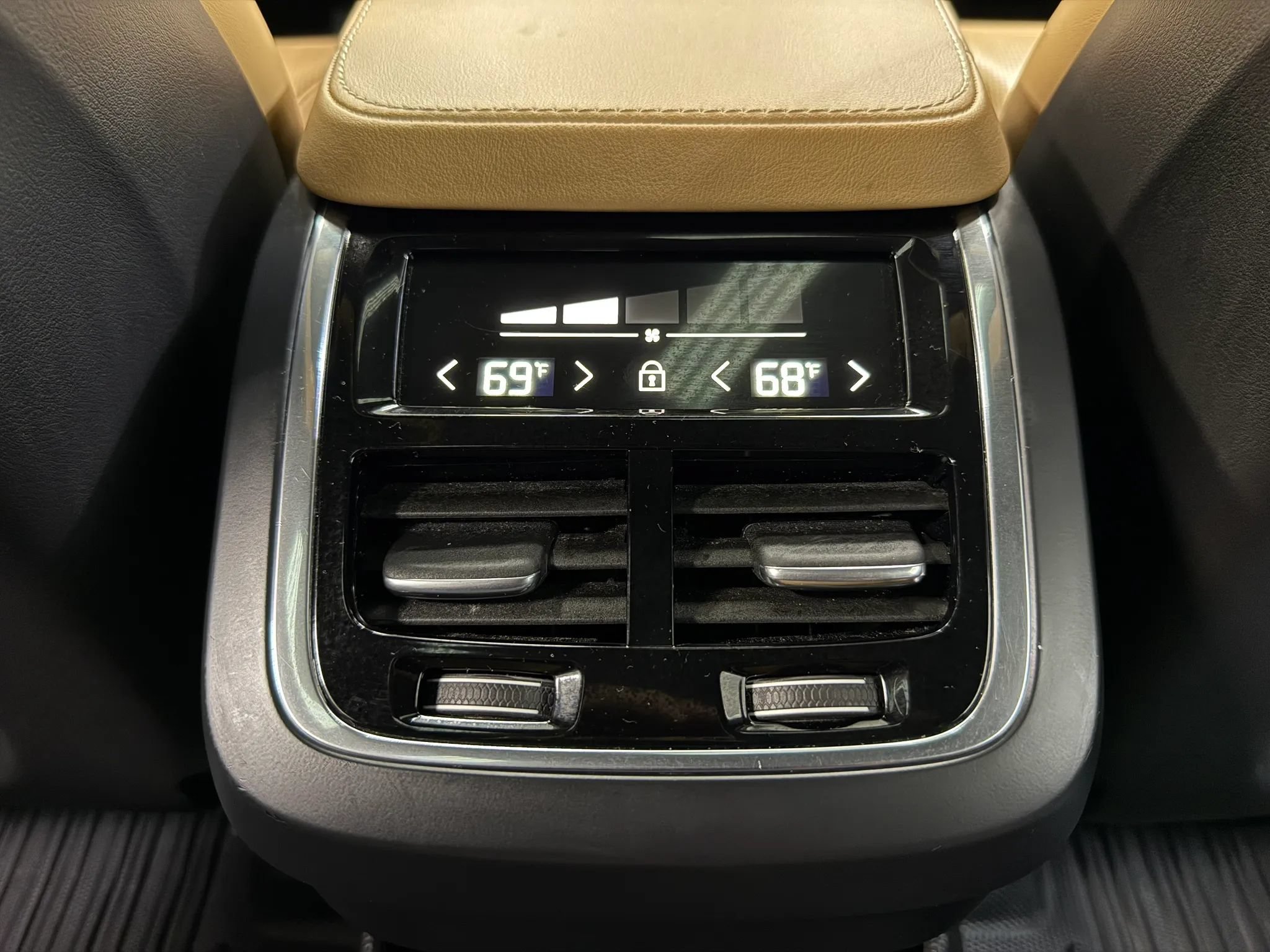 Used 2021 Volvo XC90 T6 Inscription w/ Lounge Package AWD/4WD image 21