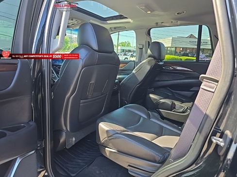 Used 2017 Cadillac Escalade Luxury RWD image 22