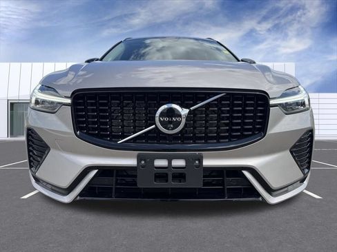 Used 2025 Volvo XC60 B5 Plus AWD/4WD image 7